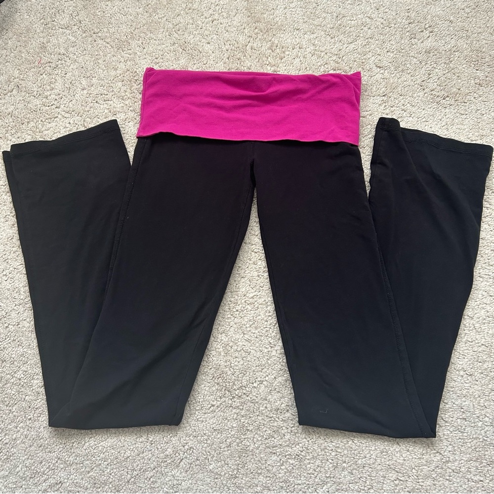 Y2K low-waist, fold-over leggings